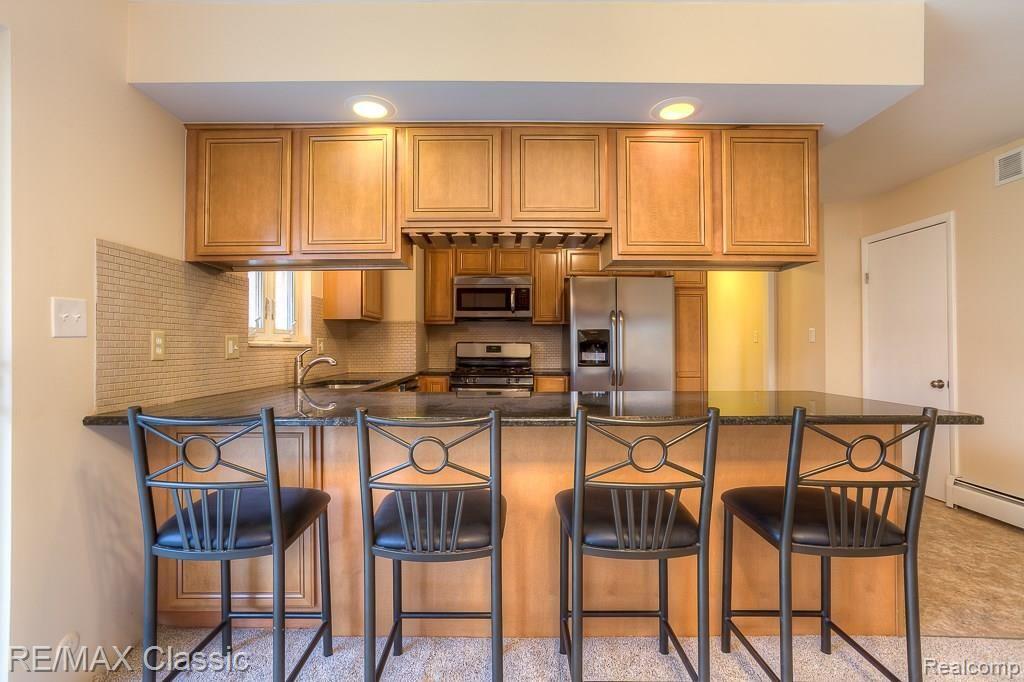 47499 Denton Road Belleville, MI 48111 - Photo 3 of 25 47499 denton (9).jpg