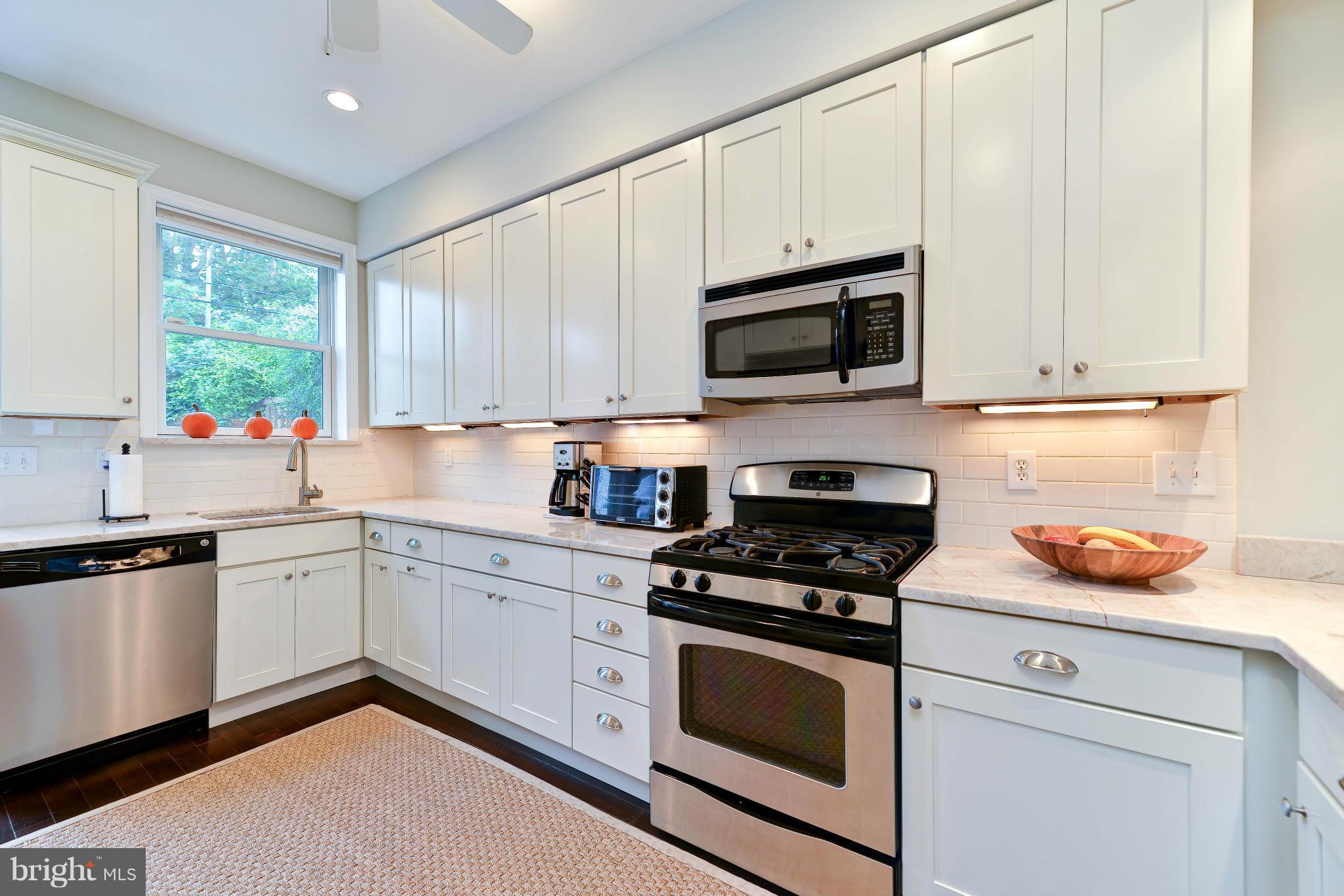 1207 E Street Northeast Washington, DC 20002 - Photo 11 of 25 Kitchen