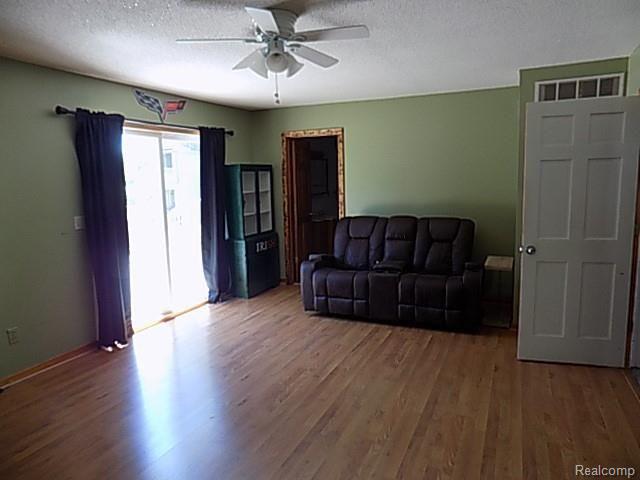 3026 Beach Road Port Huron, MI 48060 - Photo 28 of 40 DSCN1316.JPG