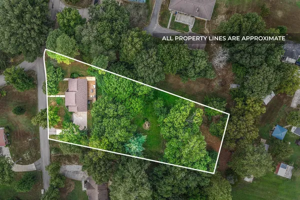 $1,800 | 114 Hickory Hill Drive, Dover, TN 37058