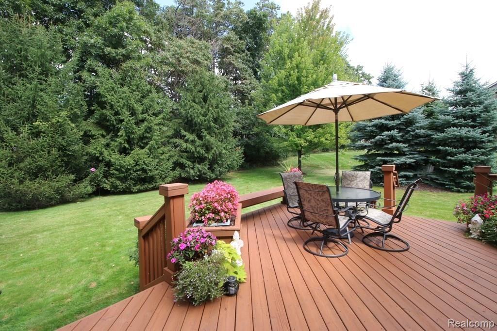 9879 Viewcrest Court Howell, MI 48843 - Photo 30 of 33 IMG_2434.JPG