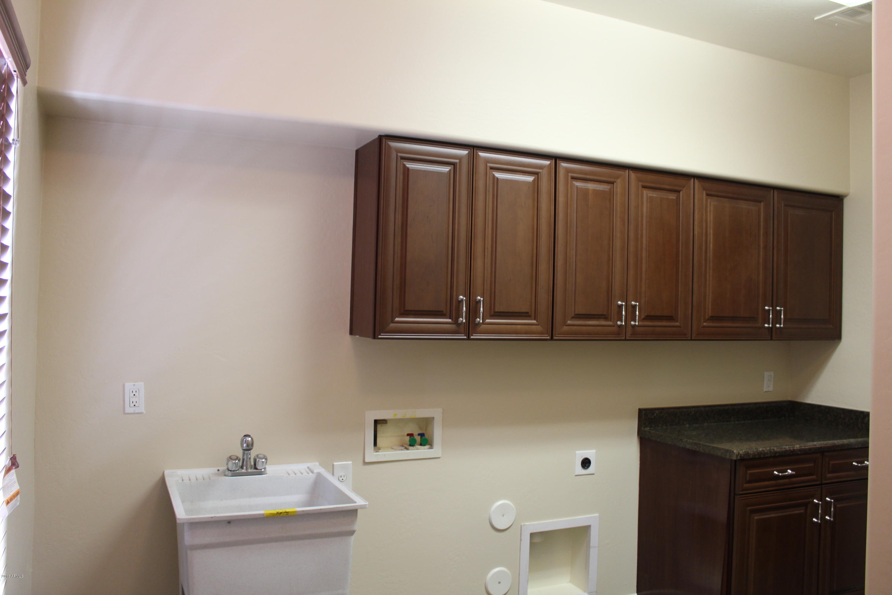 45442 West Norris Road Maricopa, AZ 85139 - Photo 22 of 56 Laundry Room