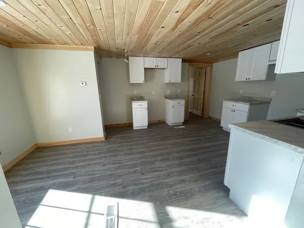 $250,000 | 296 North Main Street, Pittsfield, ME 04967