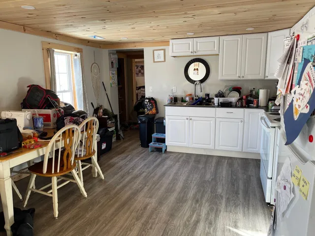 $250,000 | 296 North Main Street, Pittsfield, ME 04967