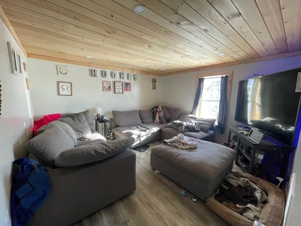 $250,000 | 296 North Main Street, Pittsfield, ME 04967