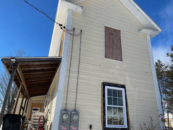 $250,000 | 296 North Main Street, Pittsfield, ME 04967