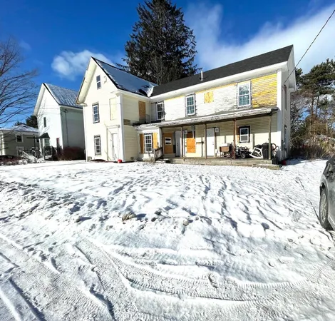 $250,000 | 296 North Main Street, Pittsfield, ME 04967