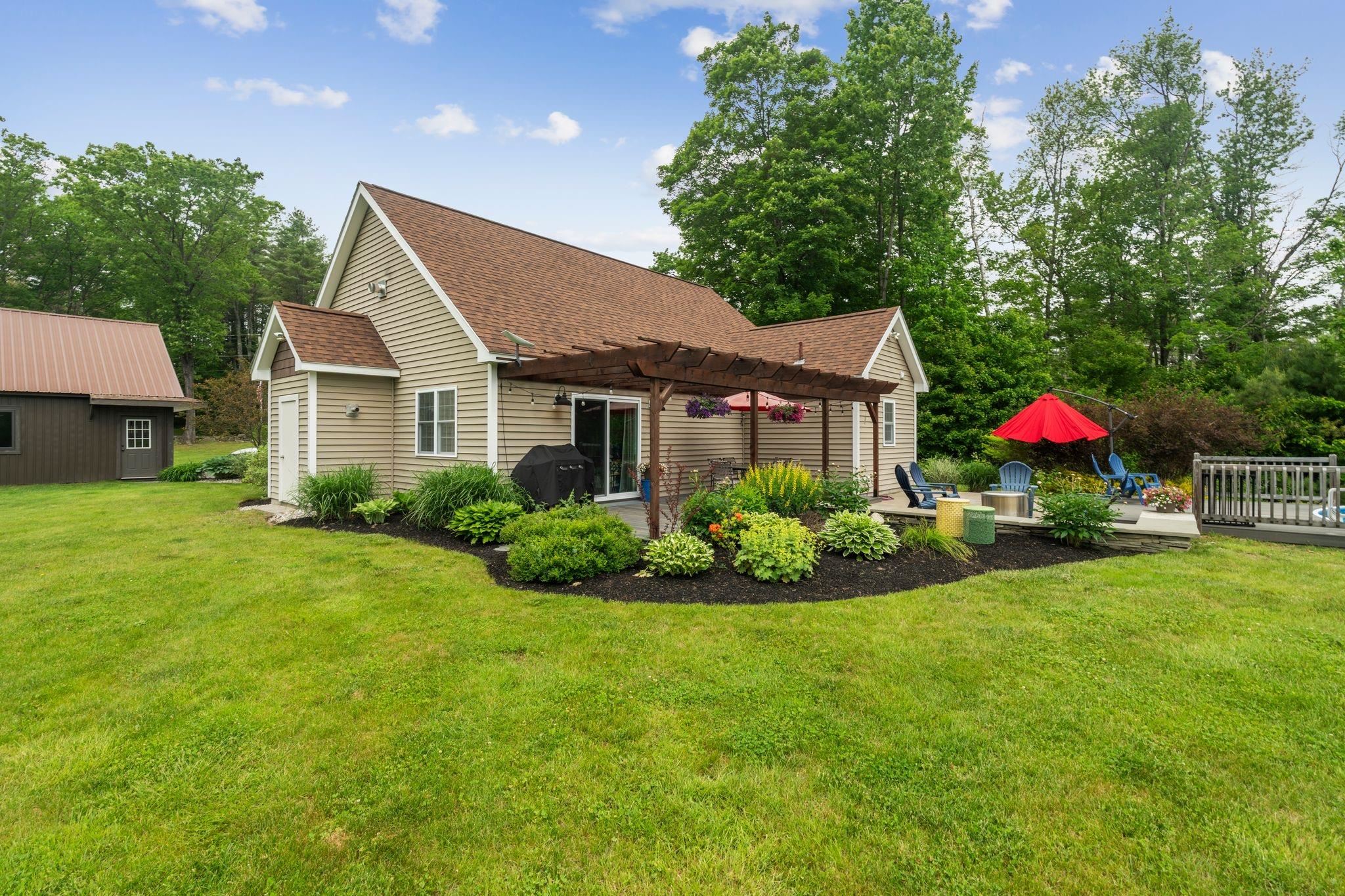177 Barton Road Croydon, NH 03773 - Photo 2 of 34