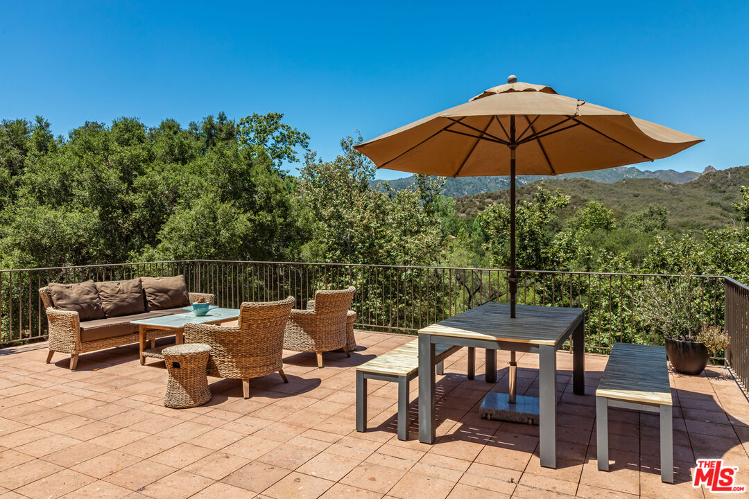 1045 Cold Canyon Road Calabasas, CA 91302 - Photo 3 of 51