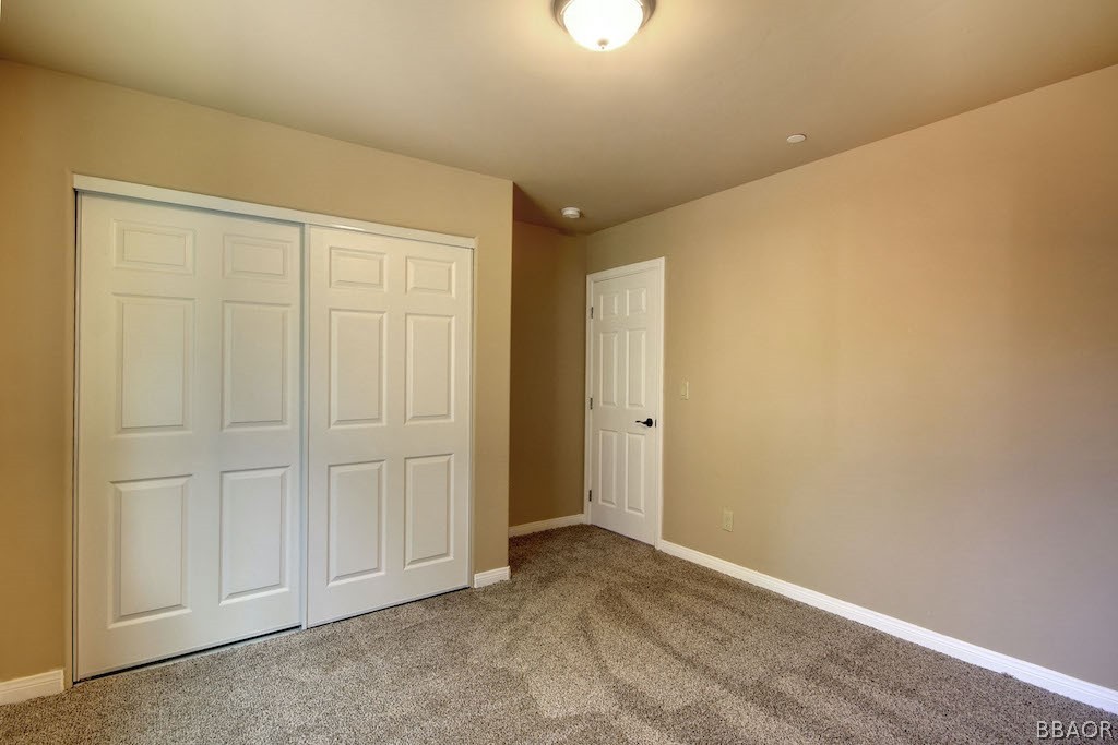 369 Riverside Avenue Sugarloaf, CA 92386 - Photo 29 of 30 a view of an empty room