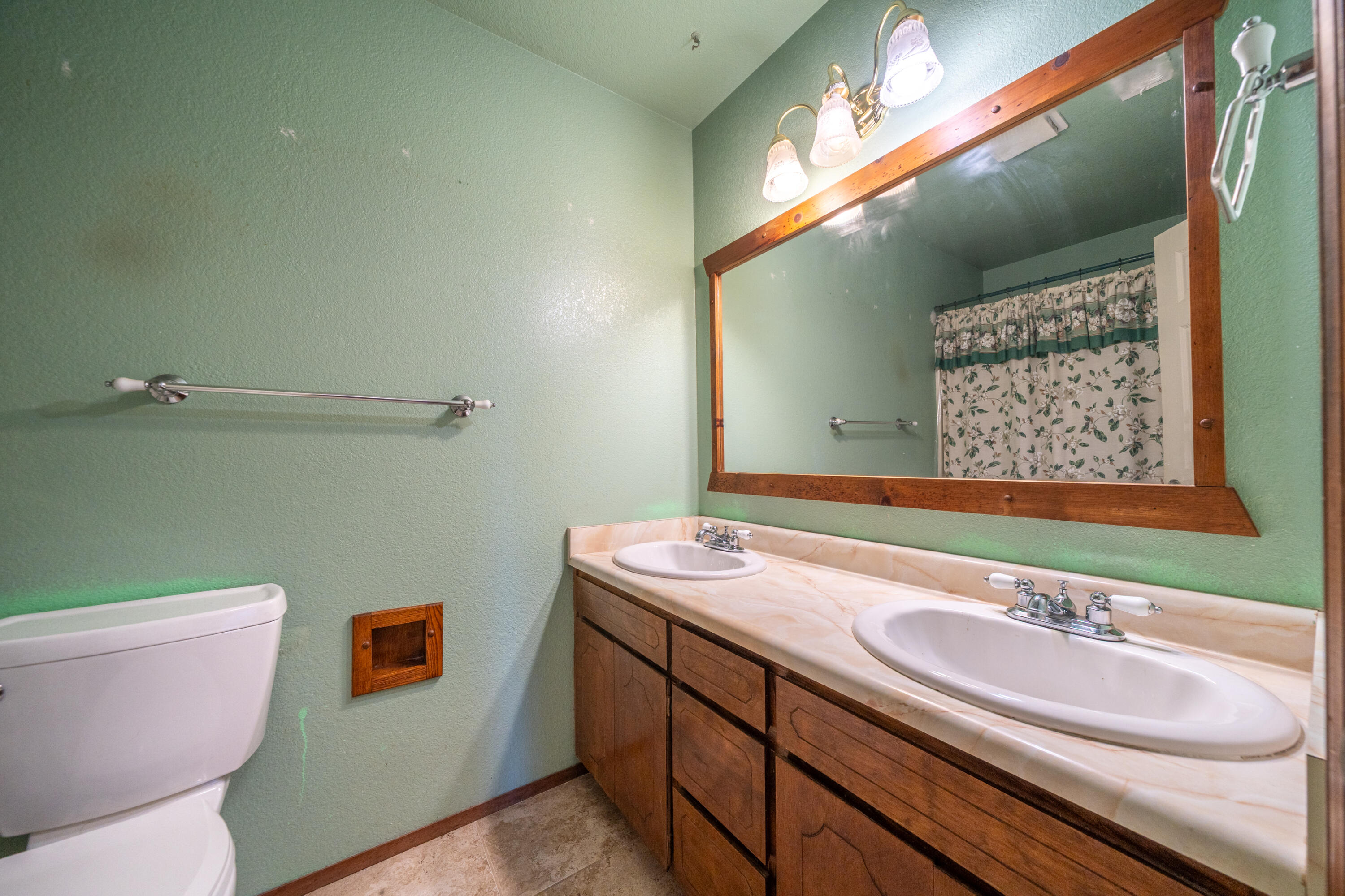 1200 Lema Road Redding, CA 96003 - Photo 21 of 37 1200 Lema Rd-33