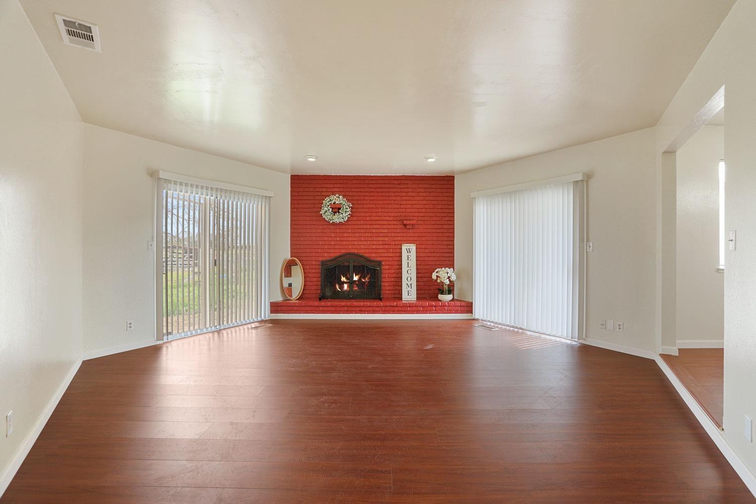 8595 Bradshaw Road Elk Grove, CA 95624 - Photo 5 of 28