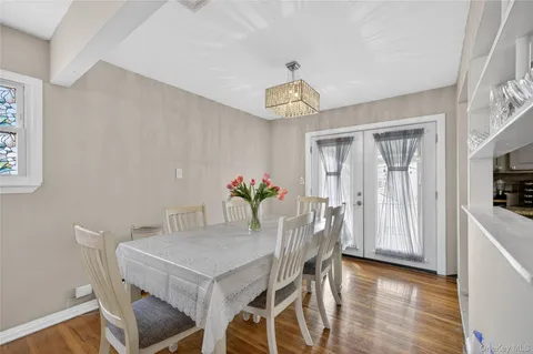 $949,000 | 463 Louis Avenue, Floral Park, NY 11001