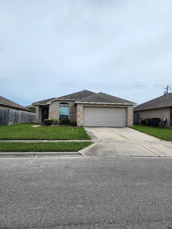 $1,800 | 3826 Los Arroyos Drive, Corpus Christi, TX 78414