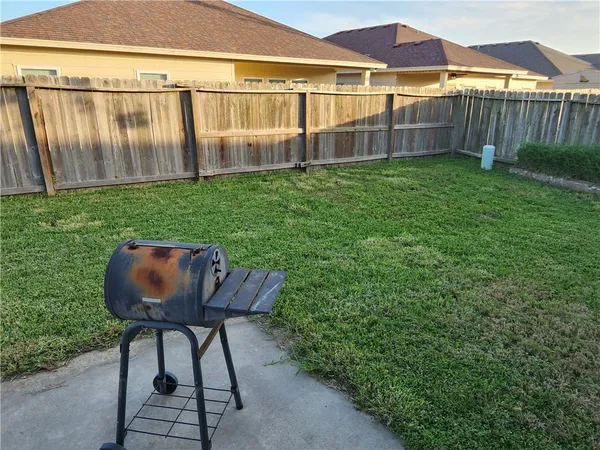 $1,800 | 3826 Los Arroyos Drive, Corpus Christi, TX 78414