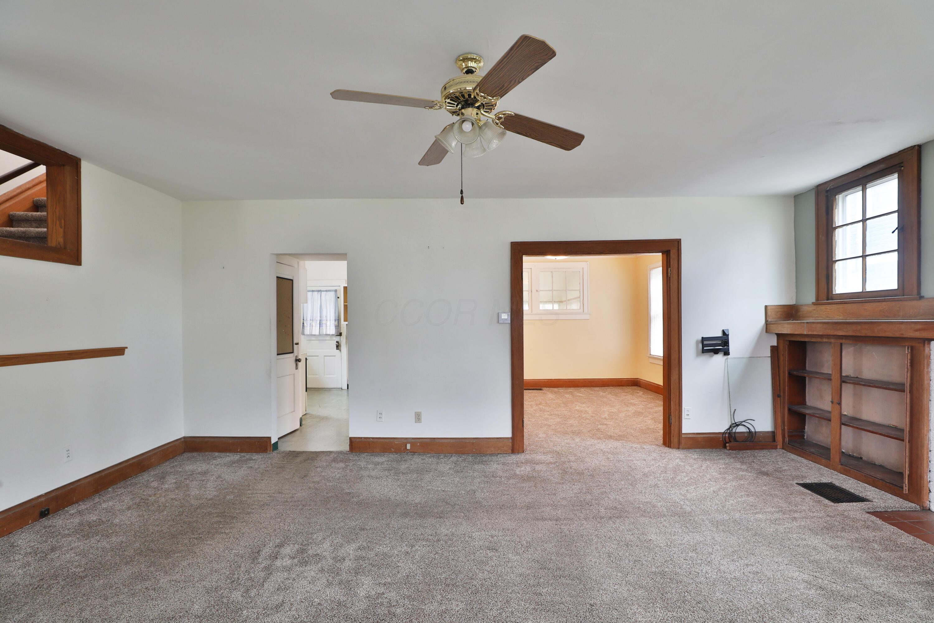 52 Blenheim Road Columbus, OH 43214 - Photo 12 of 42 Living Room