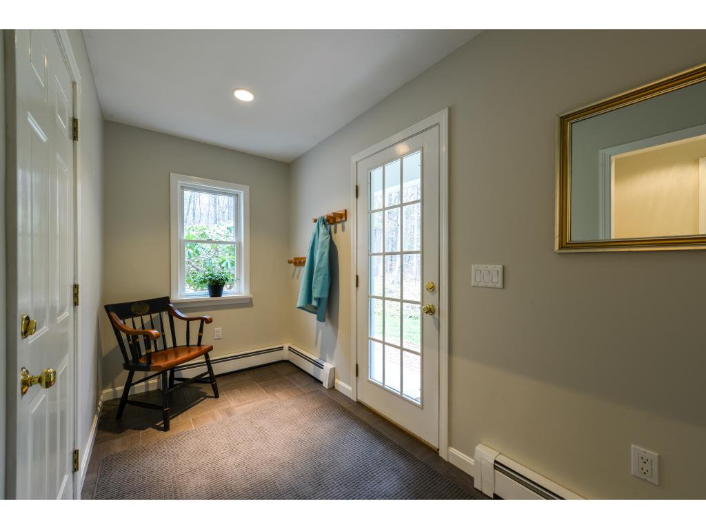 11 General Amherst Road Amherst, NH 03031 - Photo 11 of 36
