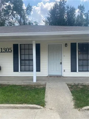 $950 | 1305 Hooks Drive, Unit B, Hammond, LA 70401