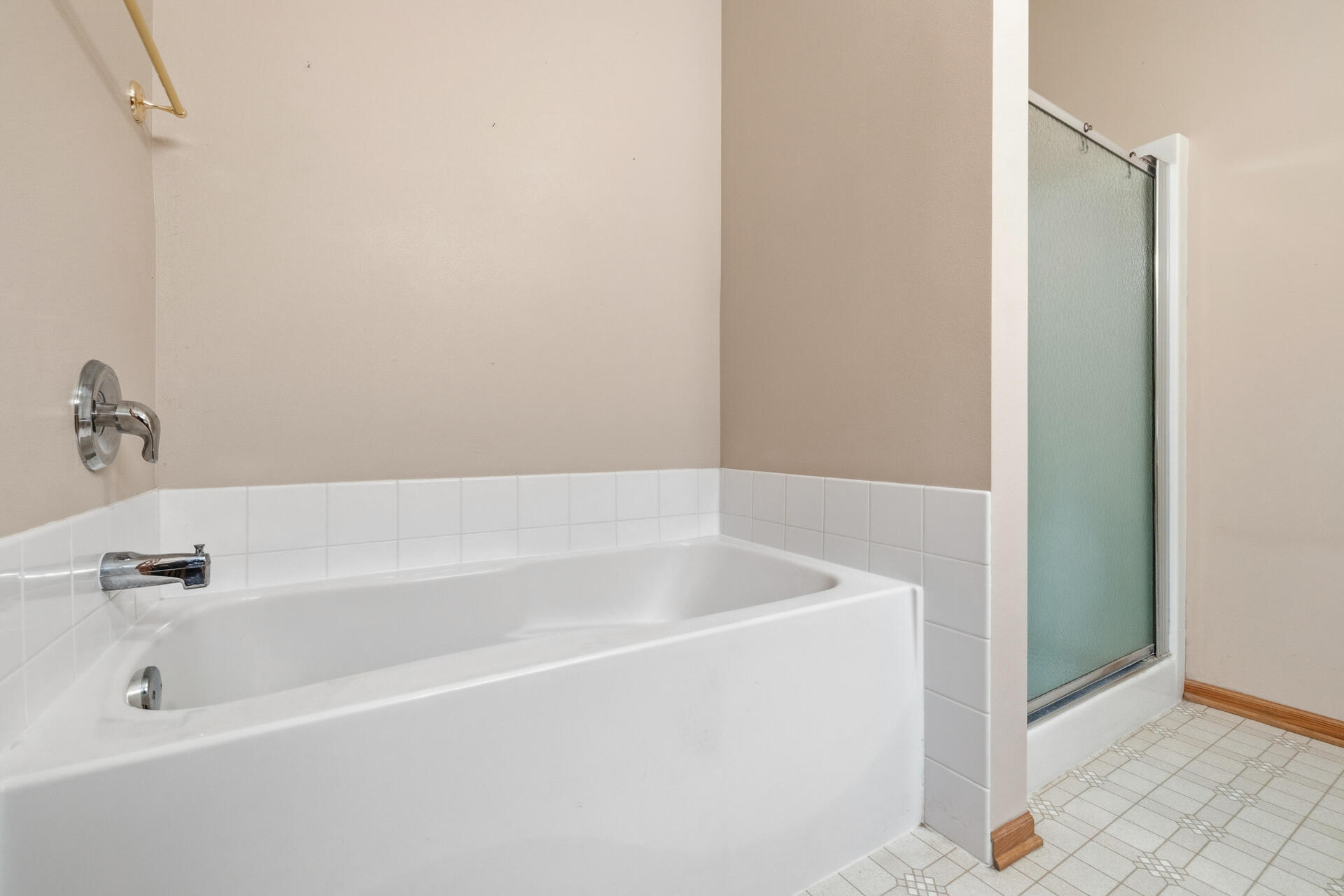 223 5th Street, Unit 319 Hartford, WI 53027 - Photo 17 of 28 Primary Bathroom