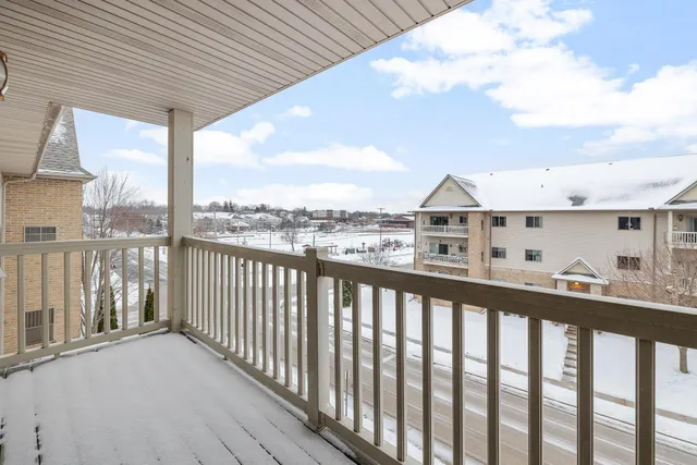 $299,900 | 223 5th Street, Unit 319, Hartford, WI 53027