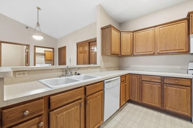 $299,900 | 223 5th Street, Unit 319, Hartford, WI 53027