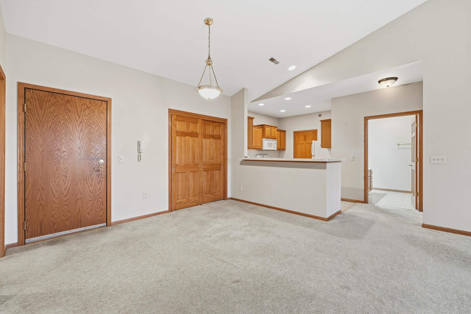 223 5th Street, Unit 319 Hartford, WI 53027 - Photo 9 of 28 Dinning Room