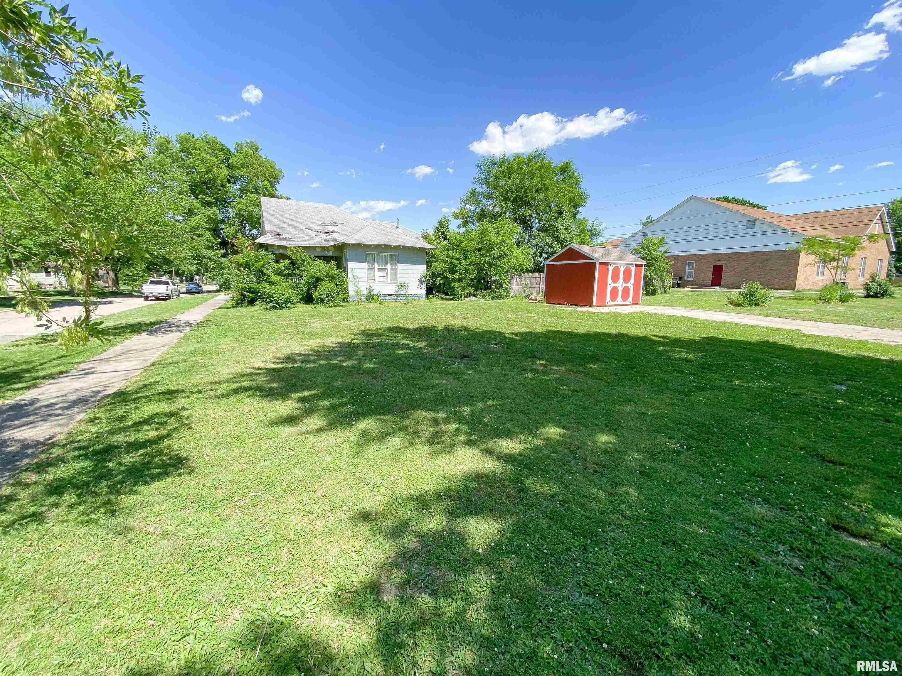 208 East 4th Street Flora, IL 62839 - Photo 3 of 18