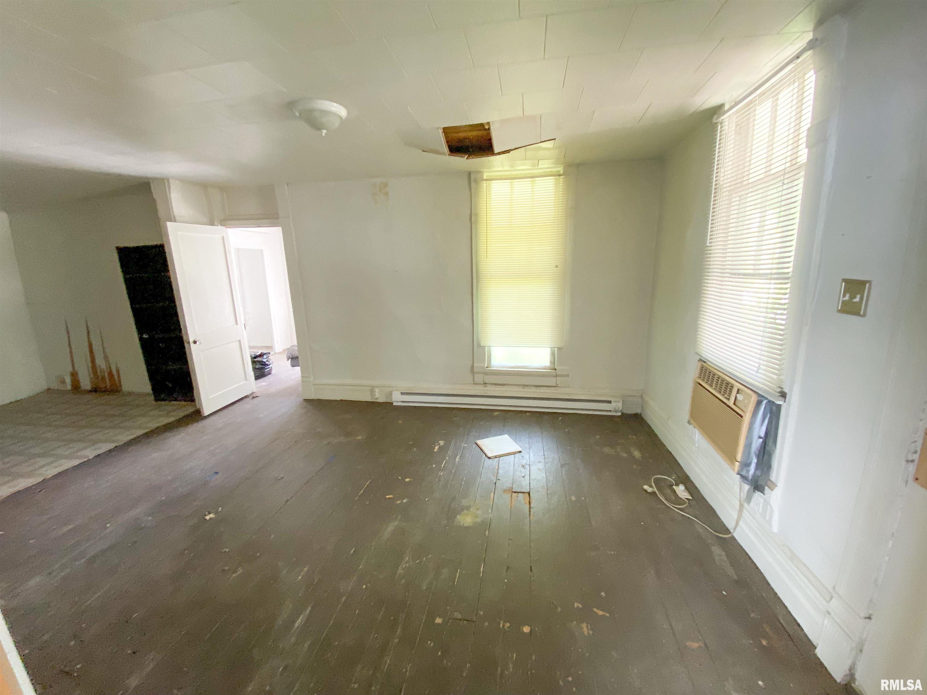 208 East 4th Street Flora, IL 62839 - Photo 9 of 18