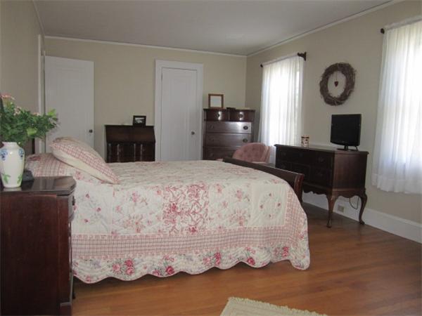 38 Boulevard Road Dedham, MA 02026 - Photo 10 of 18 Gallery Image 10