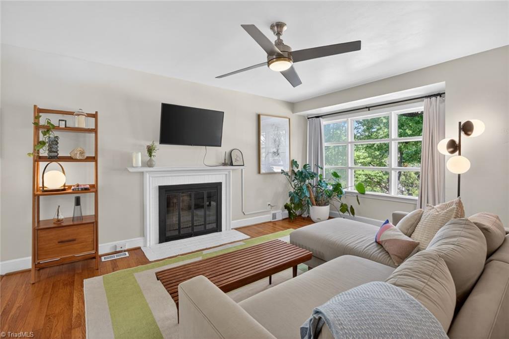 215 South Lindell Road Greensboro, NC 27403 - Photo 10 of 29