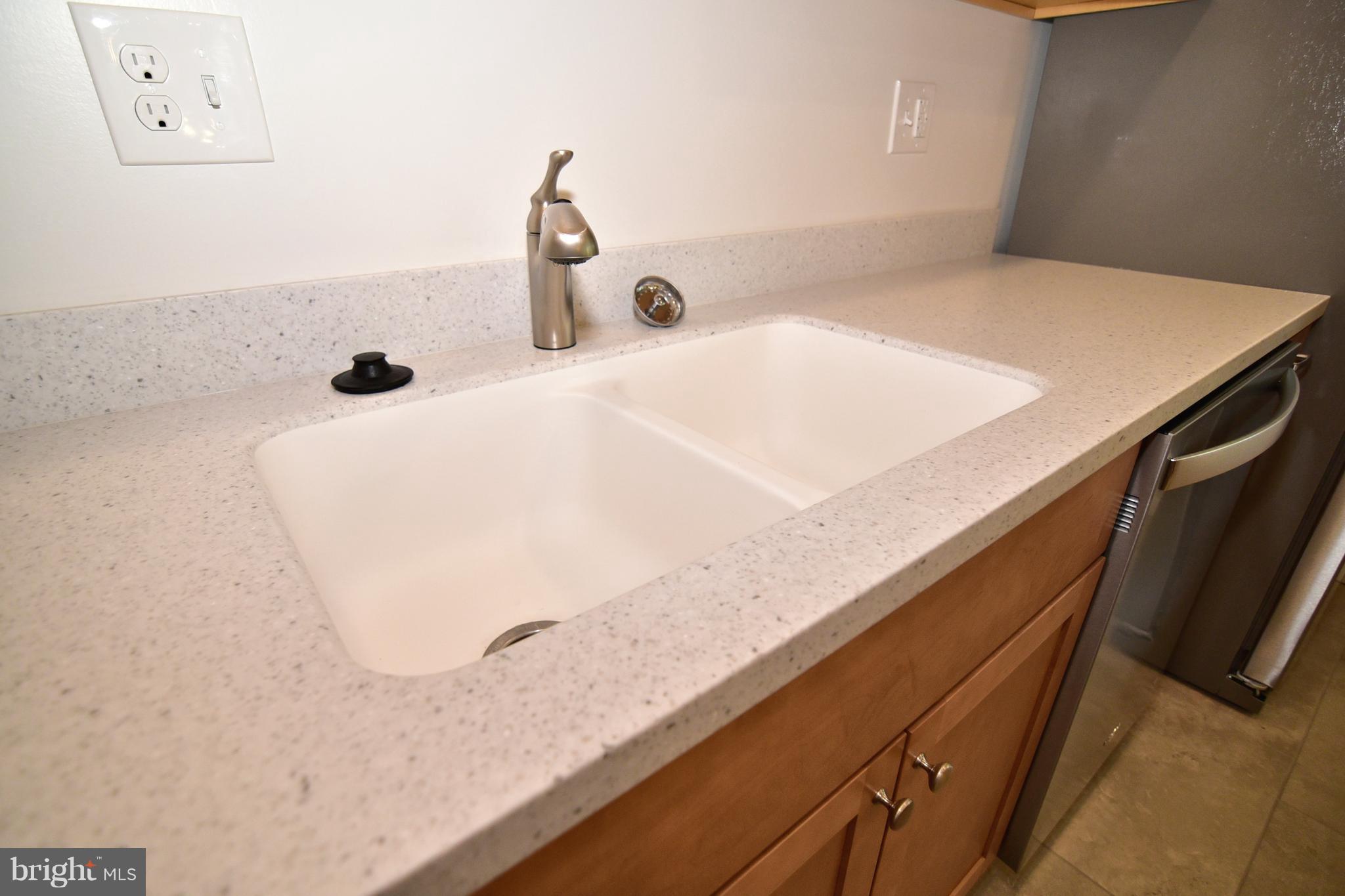 6402 Loy Road Waldorf, MD 20601 - Photo 11 of 30 Kitchen Sink Seamless