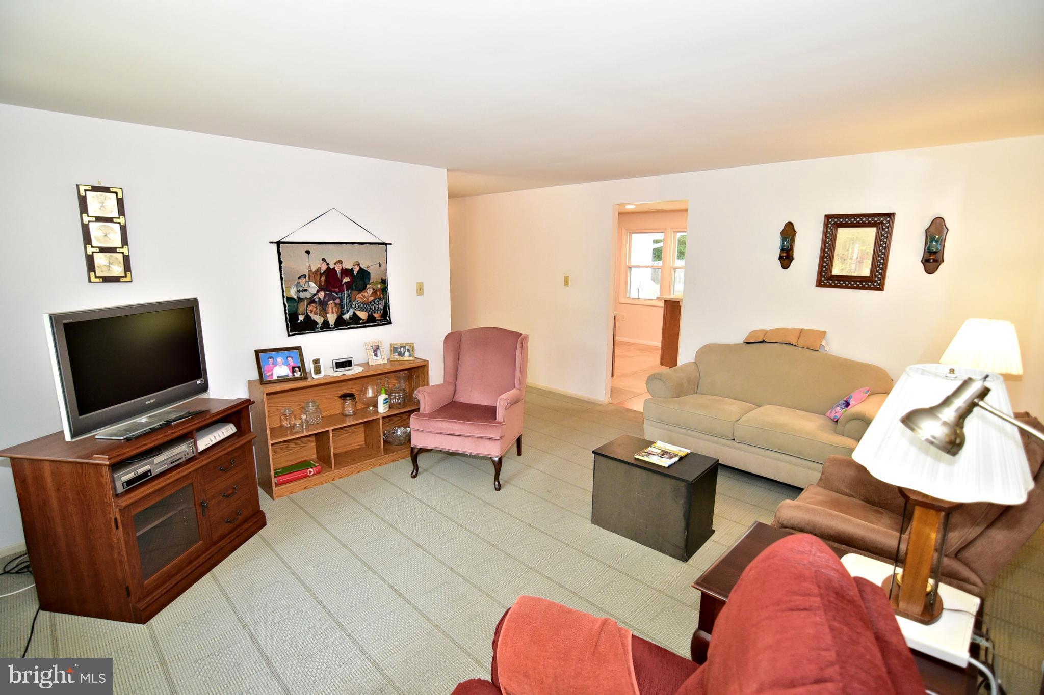 6402 Loy Road Waldorf, MD 20601 - Photo 17 of 30 Living Room view 2