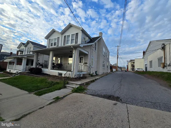$262,000 | 43 East 2nd Street, Boyertown, PA 19512