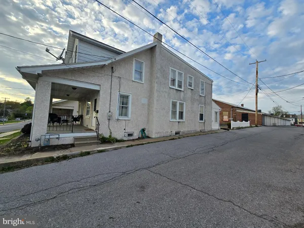 $262,000 | 43 East 2nd Street, Boyertown, PA 19512