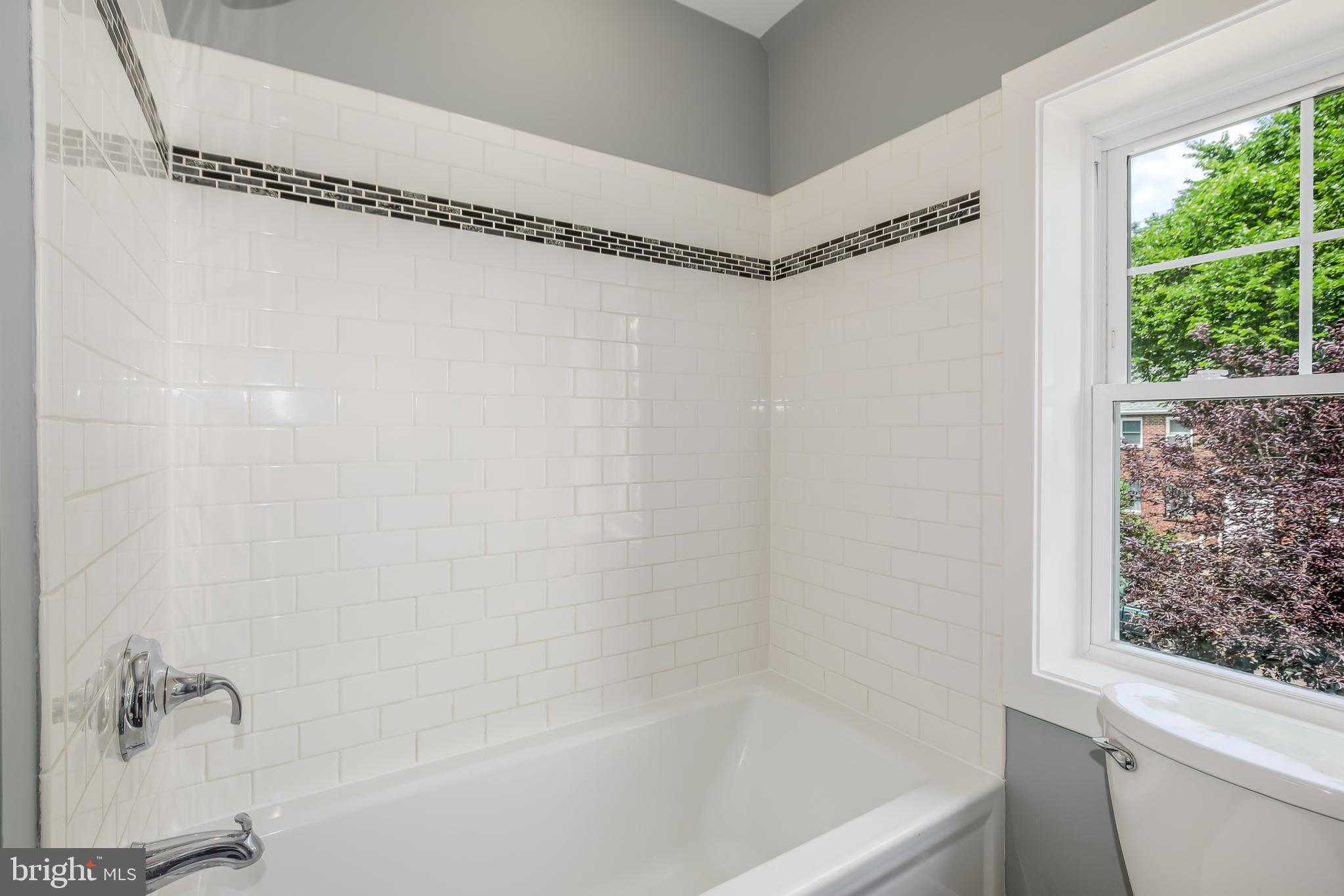 323 18th Place Northeast Washington, DC 20002 - Photo 16 of 39