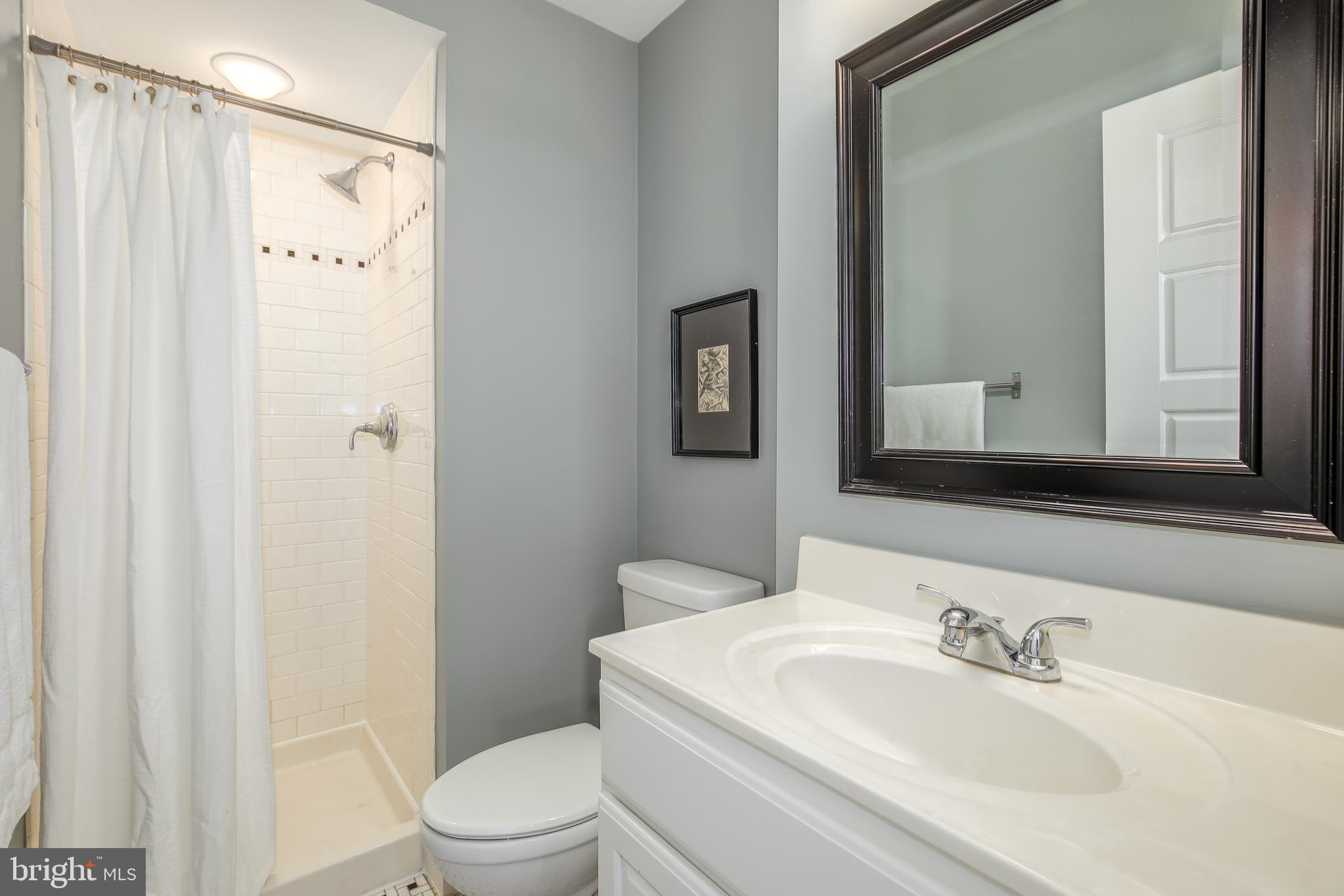 323 18th Place Northeast Washington, DC 20002 - Photo 18 of 39