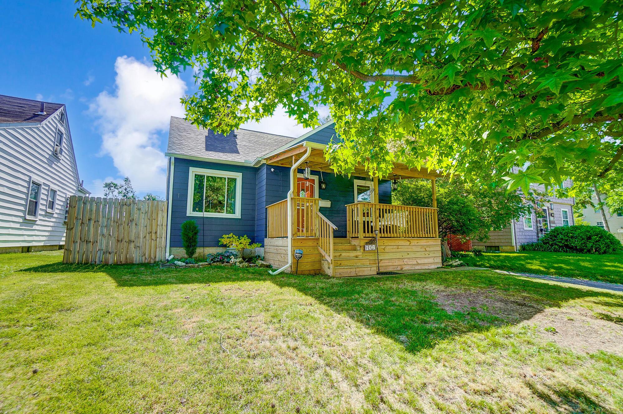 106 Demorest Road Columbus, OH 43204 - Photo 1 of 37 Front View