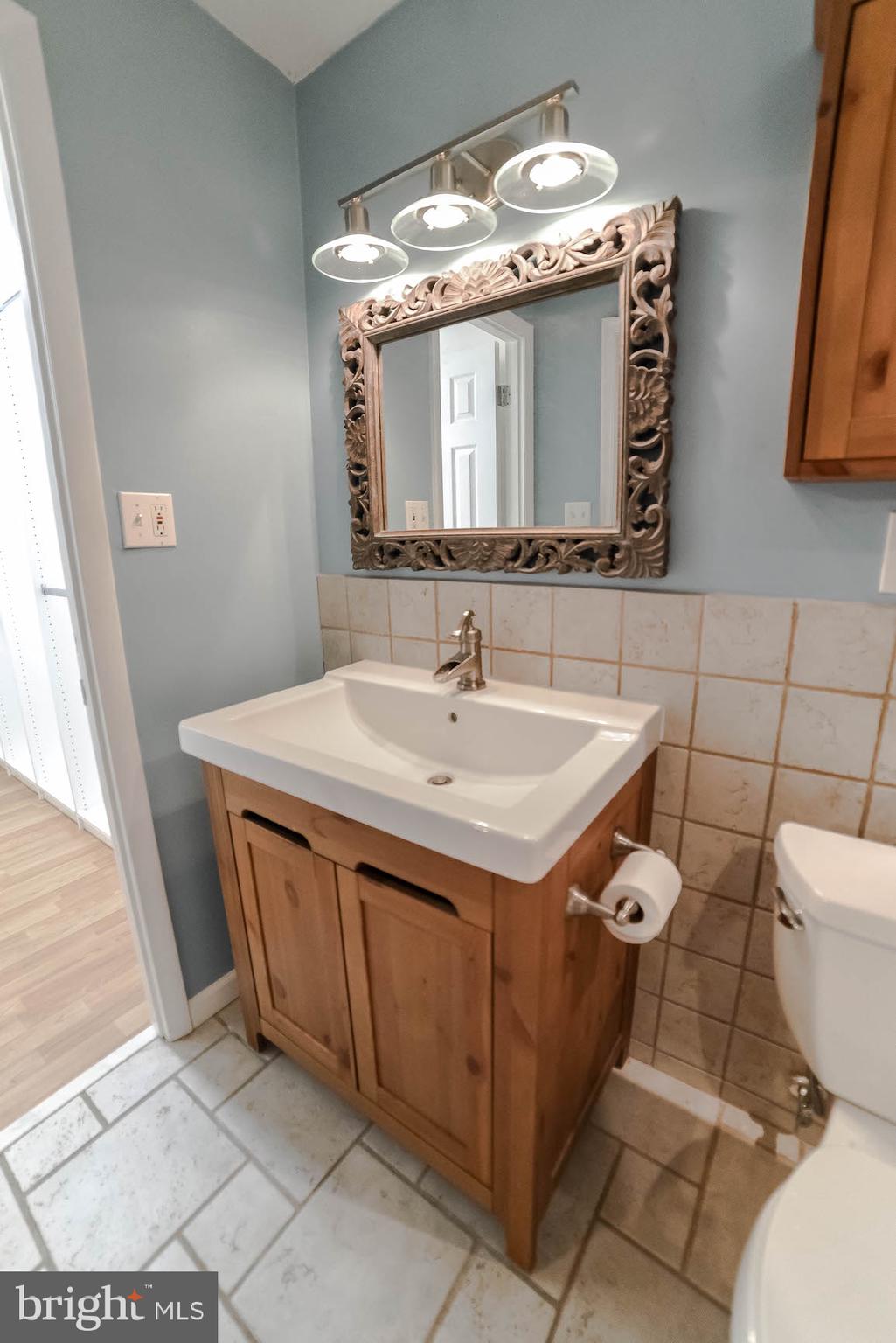 5030 Nicholas Road Waldorf, MD 20601 - Photo 25 of 39 Primary En Suite Path