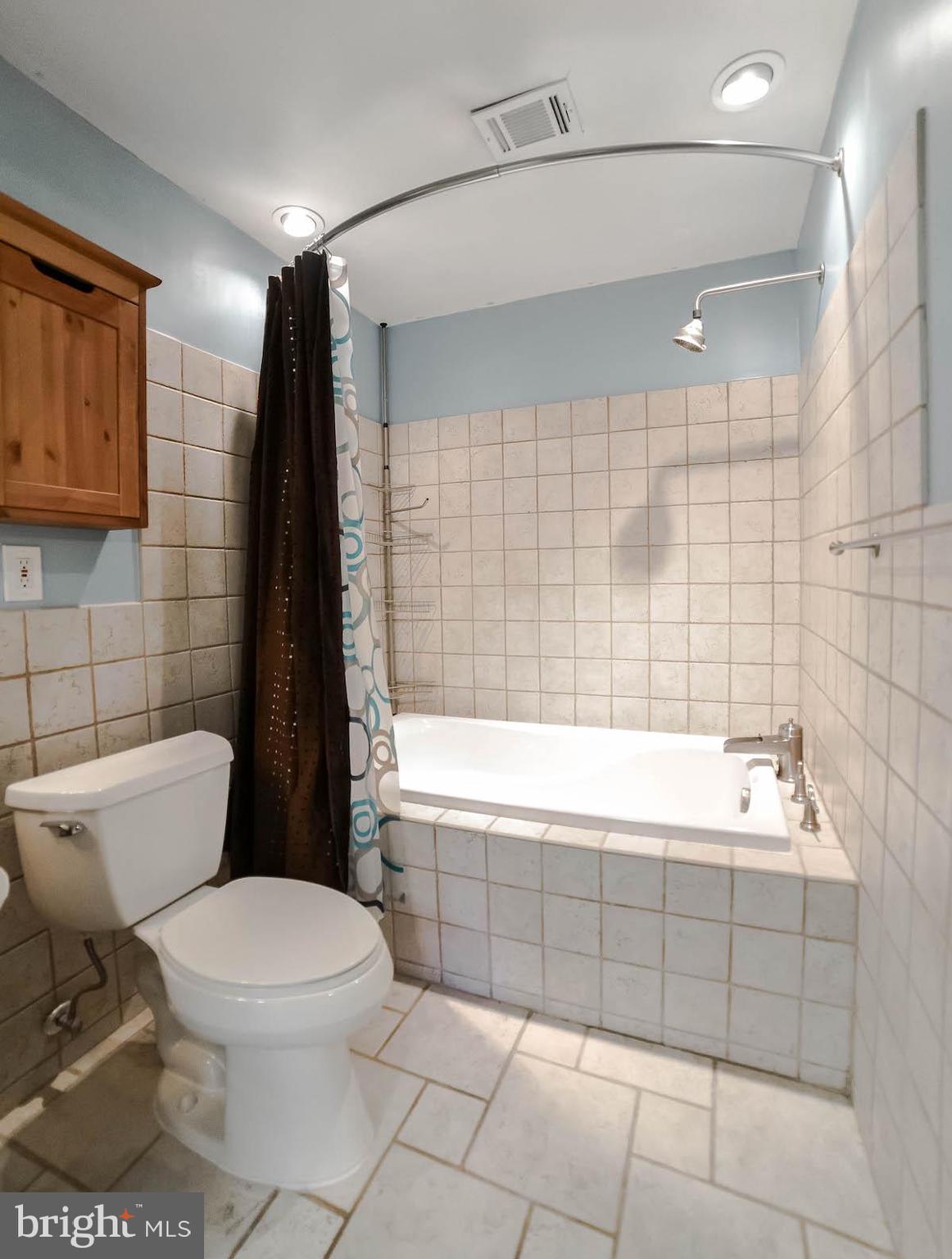 5030 Nicholas Road Waldorf, MD 20601 - Photo 26 of 39 Primary En Suite Path