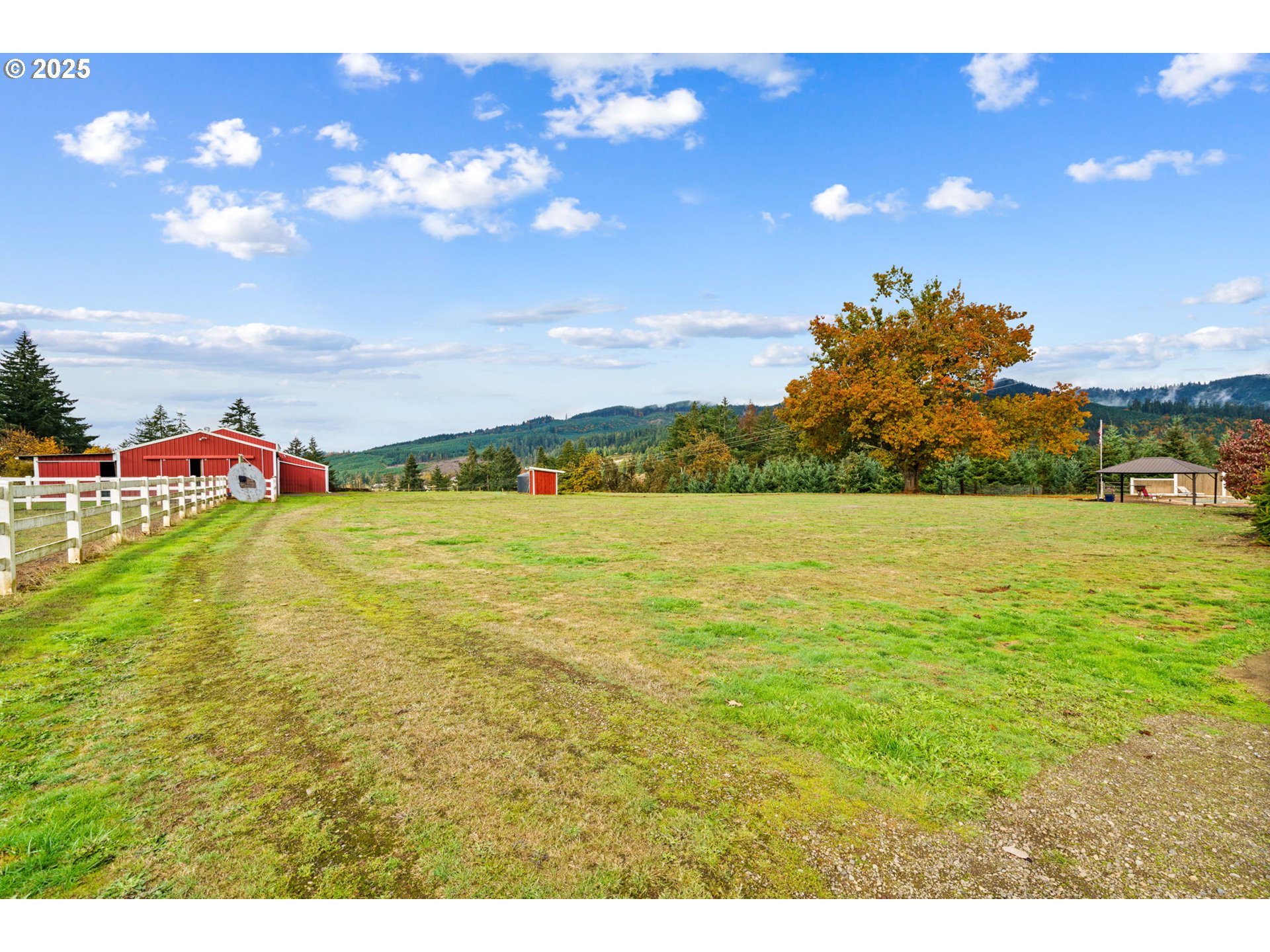 88692 Ermi Bee Road Springfield, OR 97478 - Photo 18 of 41 a view of an ocean and a yard