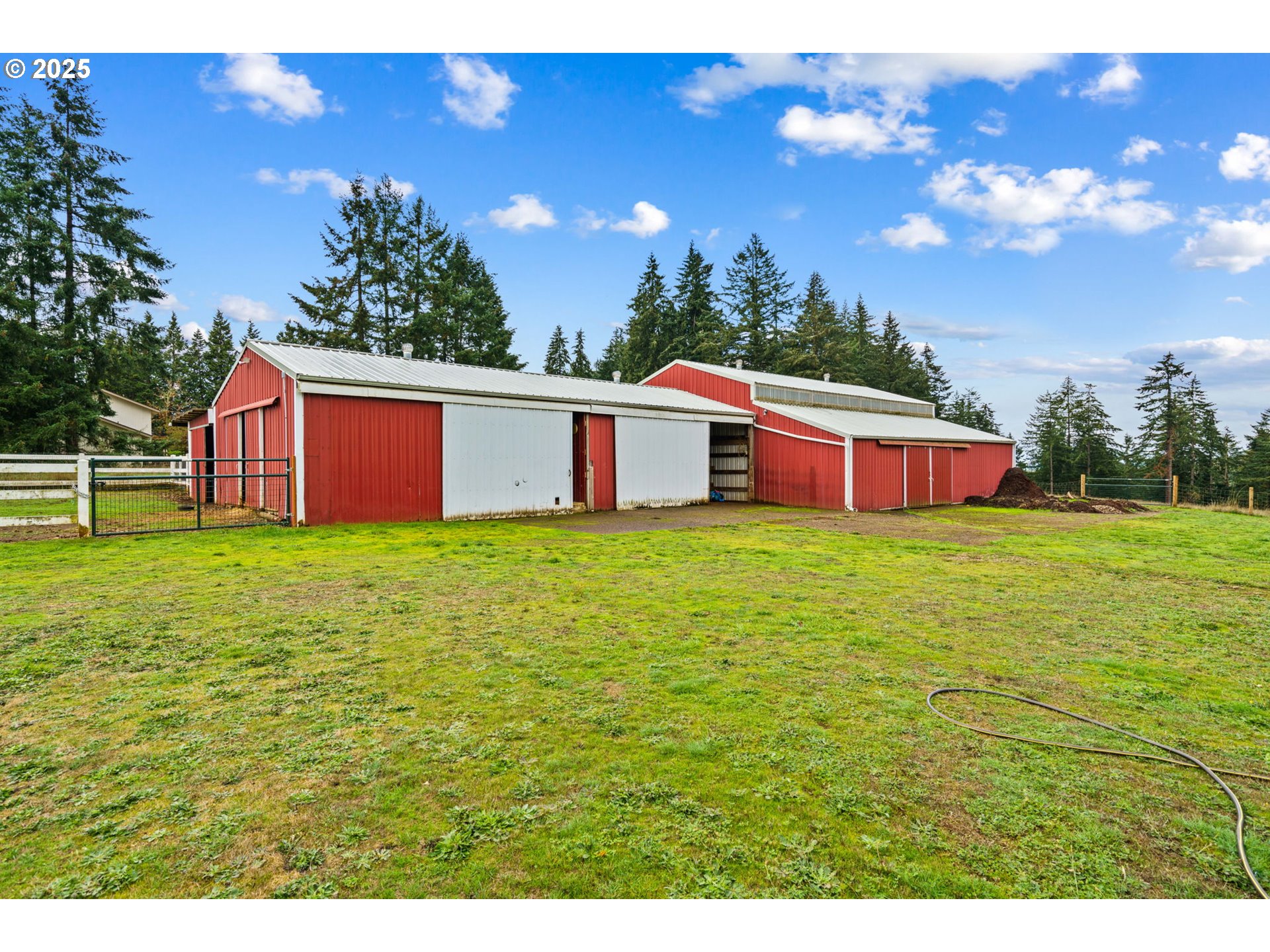 88692 Ermi Bee Road Springfield, OR 97478 - Photo 4 of 41 a house view with a garden space