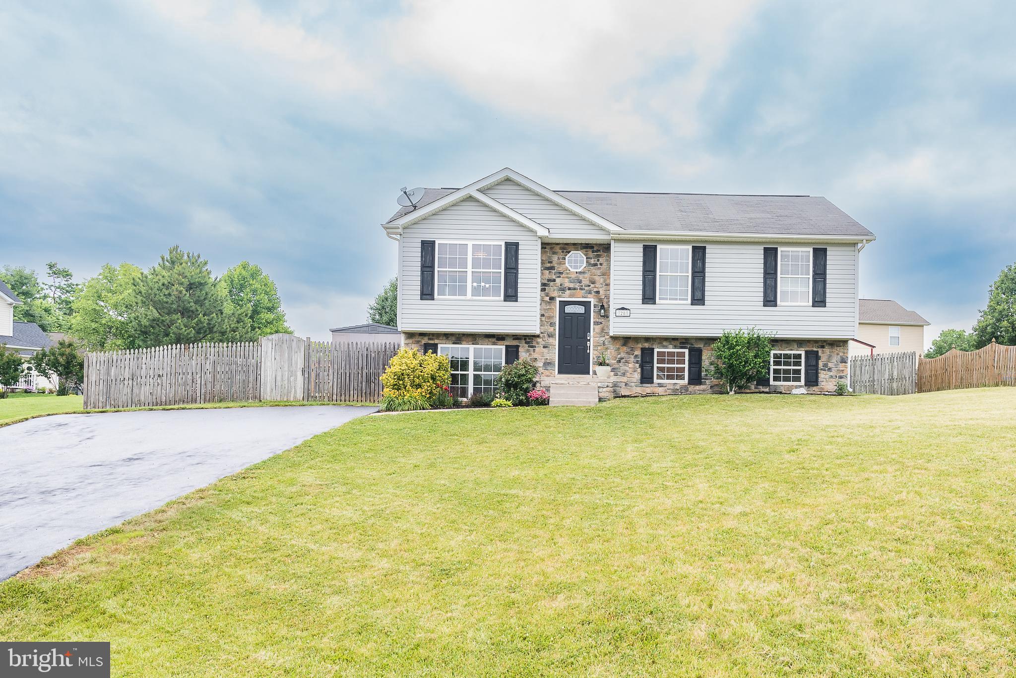 28 Roger Court Ranson, WV 25438 - Photo 1 of 30