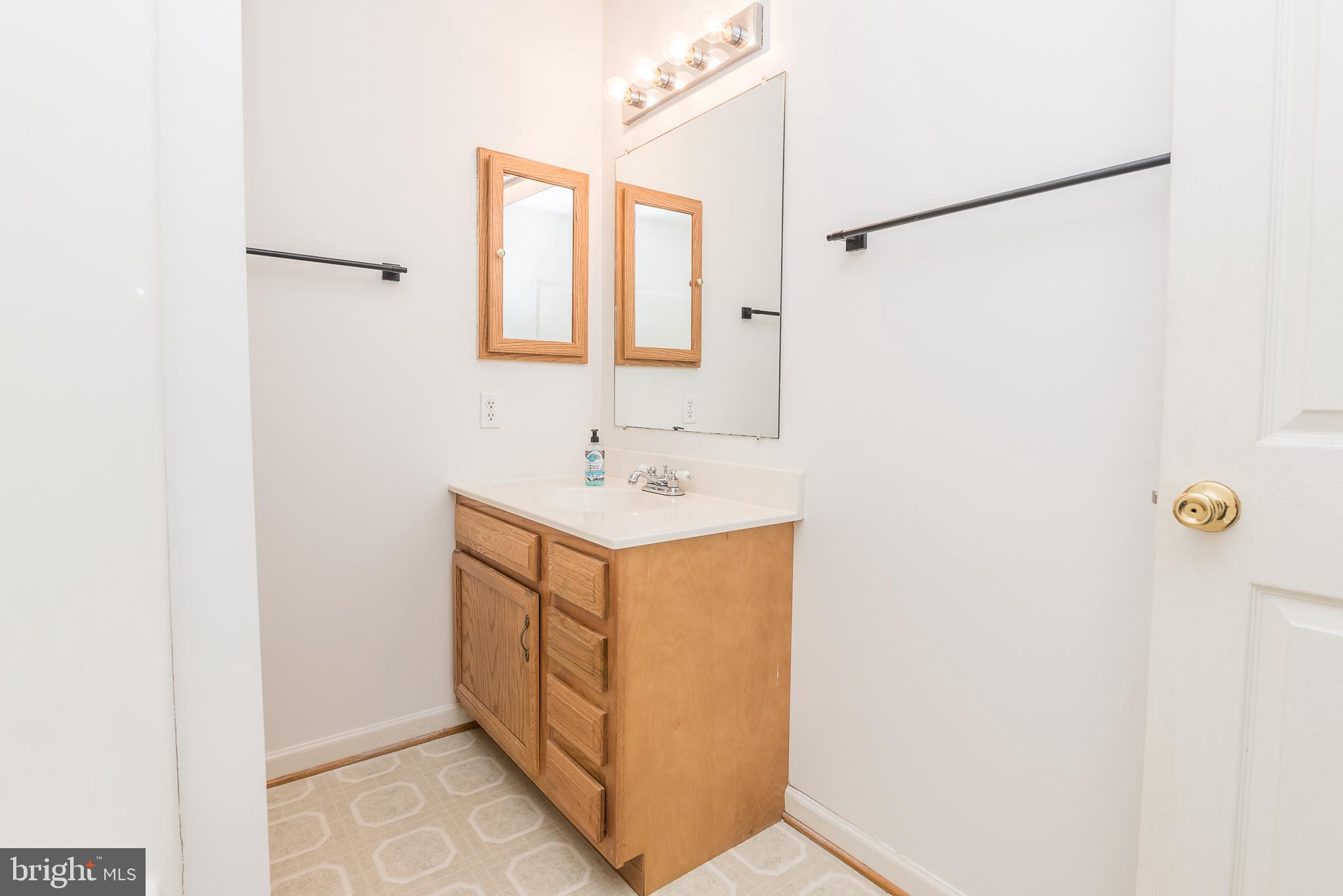 28 Roger Court Ranson, WV 25438 - Photo 13 of 30 Primary Bathroom