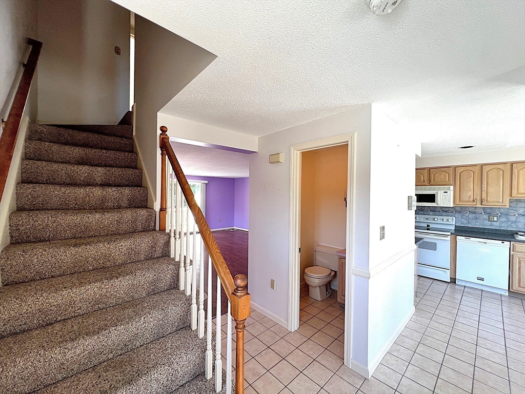 81 Abington Road, Unit 81 Danvers, MA 01923 - Photo 9 of 41