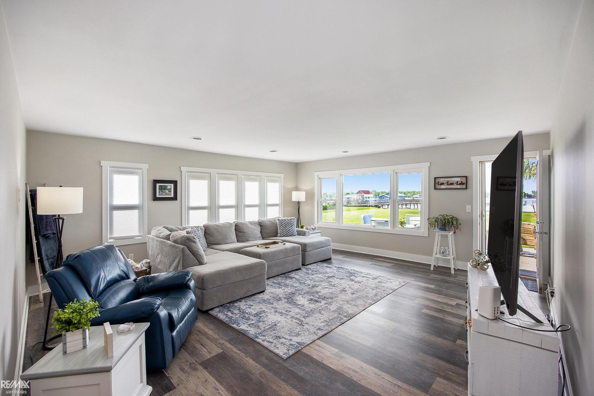 5227 Pointe Tremble Road Algonac, MI 48001 - Photo 10 of 51