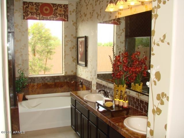 5044 South Key Biscayne Drive Gilbert, AZ 85298 - Photo 14 of 20 Mstr. Bathrm