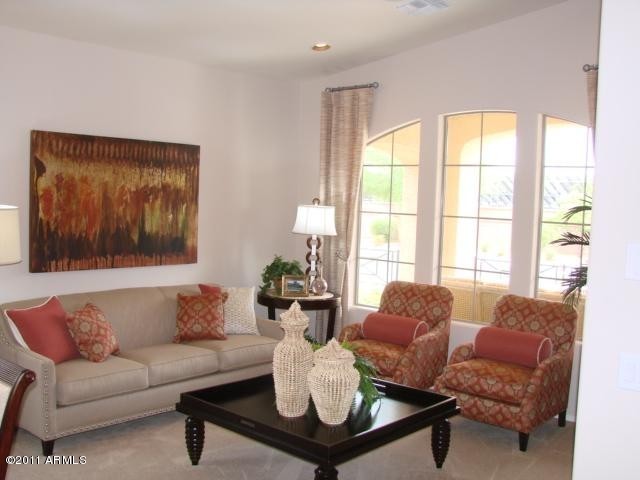 5044 South Key Biscayne Drive Gilbert, AZ 85298 - Photo 4 of 20 Living Room