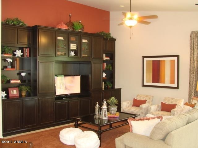 5044 South Key Biscayne Drive Gilbert, AZ 85298 - Photo 8 of 20 Family Rm.