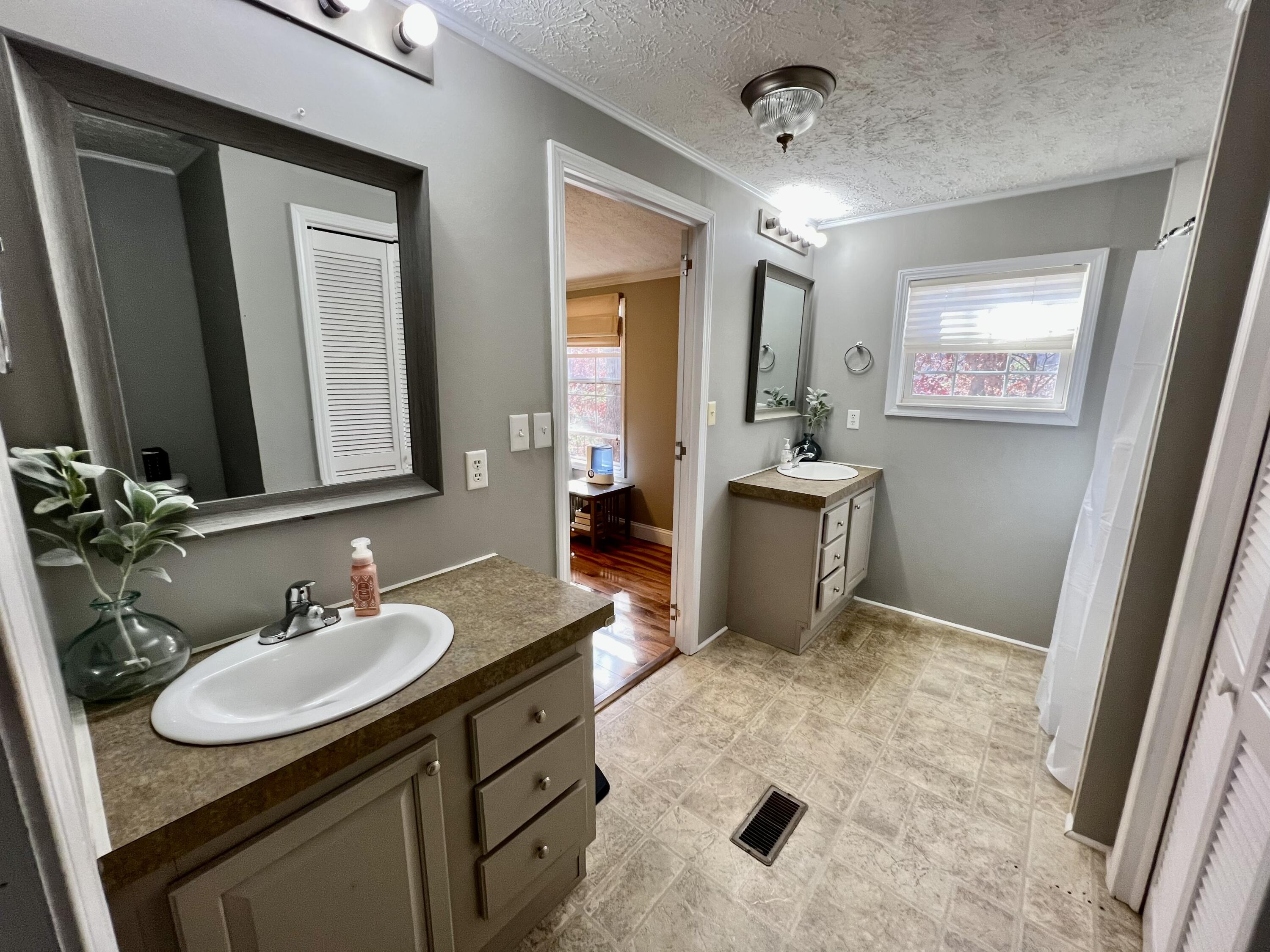 512 Honeycomb Road Mount Vernon, KY 40456 - Photo 21 of 27 IMG_1667