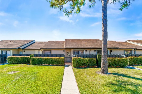 $265,000 | 704 Sunny Pine Way, Unit C, Greenacres, FL 33415